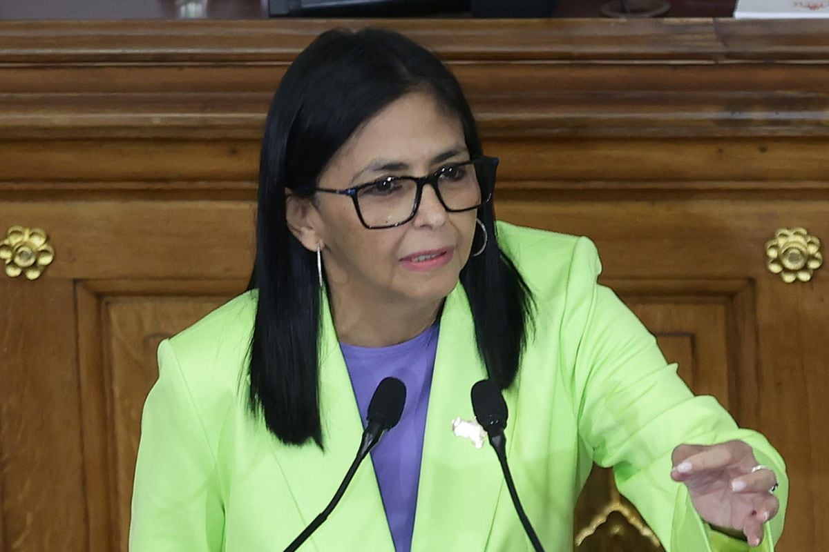 Delcy Rodríguez busca reposicionar a Venezuela ante los inversionistas tras asumir la presidencia interina y desplazar a figuras del madurismo. (Foto: EFE/ Ronald Peña R.)
