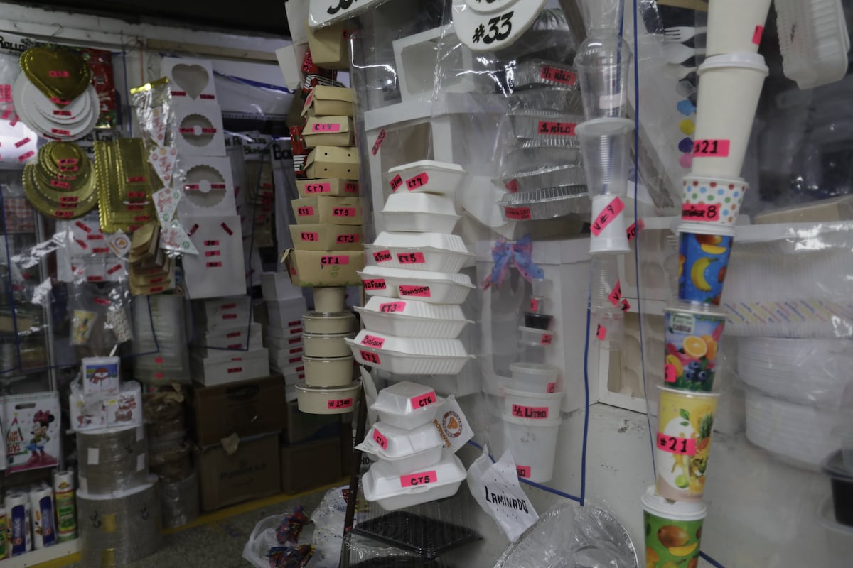 Venta de plásticos de un solo uso. (Foto: Anthony Niño de Guzmán/GEC)
