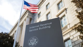 Medida drástica: la administración Trump frena millonarios créditos fiscales a indocumentados