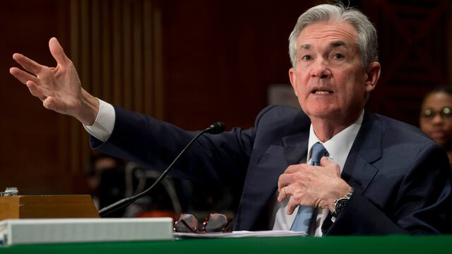 Fed sube tasas y elimina de su comunicado guía del período de crisis