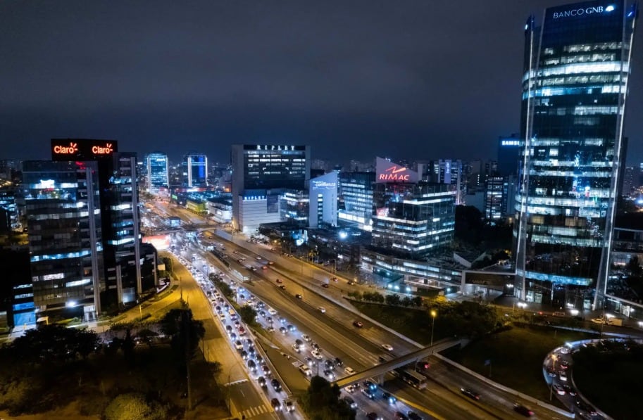 La inversión privada crecería 14% en 2026, pero su avance no garantiza un aumento equivalente del empleo formal, coinciden economistas. Foto: Andina