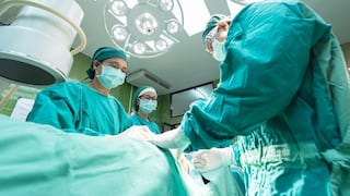 Removió el órgano equivocado y ahora es acusado de homicidio por muerte de paciente