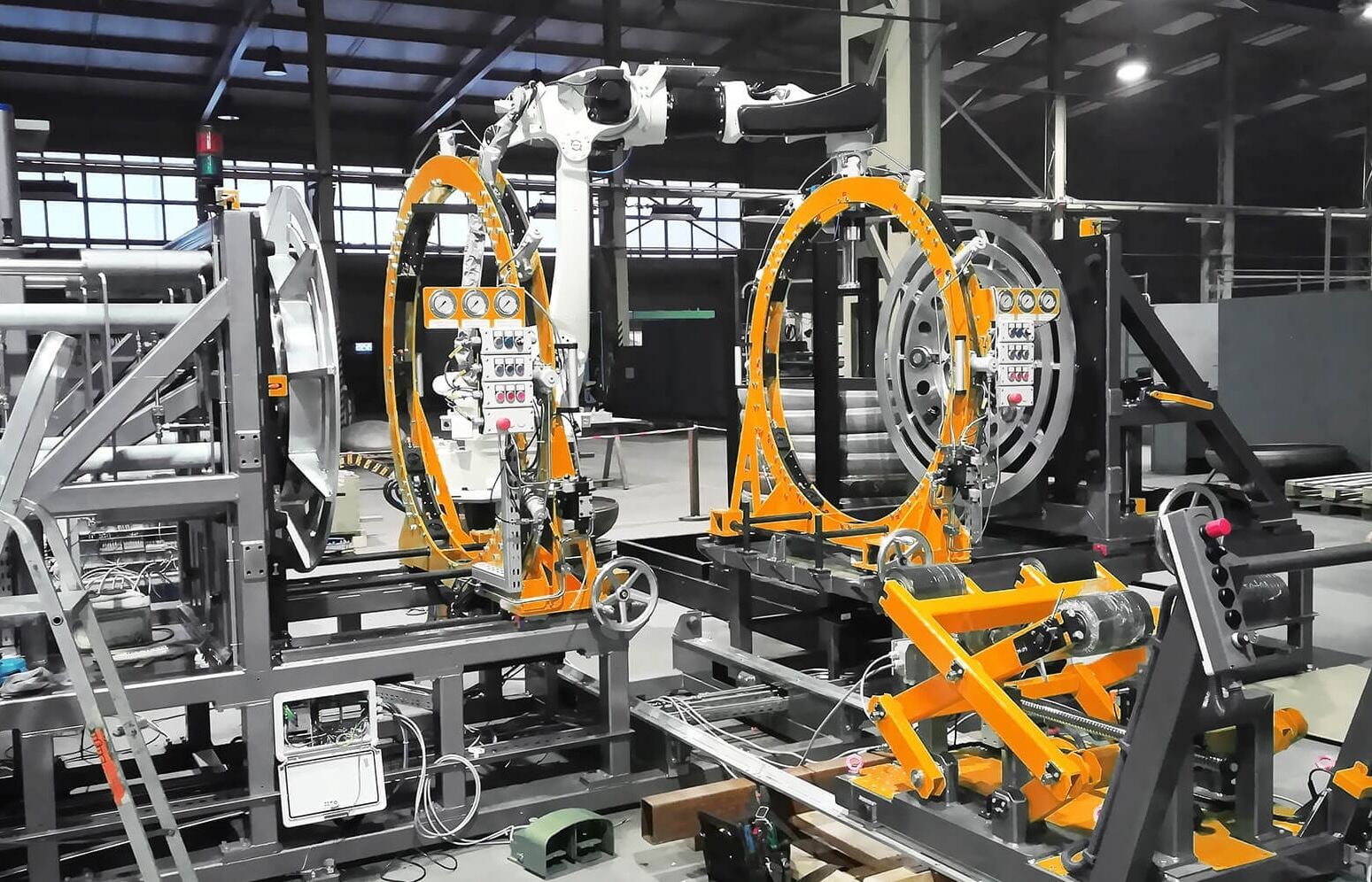 Una de las compañías identificadas es la italiana Cappellotto S.p.A., especializada en la fabricación de equipos montados sobre chasis de vehículos industriales.