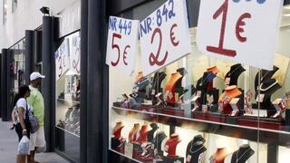 Caída de la economía de España se frena levemente en tercer trimestre