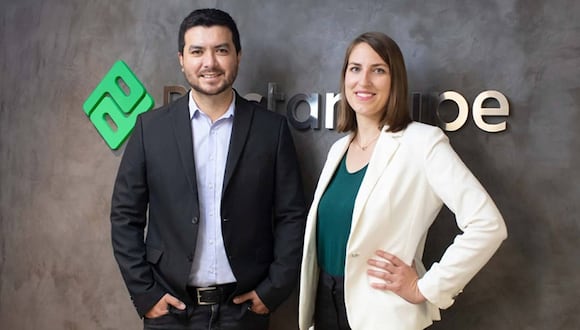 Carlos Ferreyros y Laure Shclesinger fundaron Prestamype en el 2017 para ofrecer créditos a las micro y pequeña empresas. (Foto difusión).