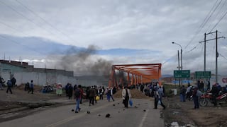 Conductores rehabilitaron puente Internacional de Ilave en Puno