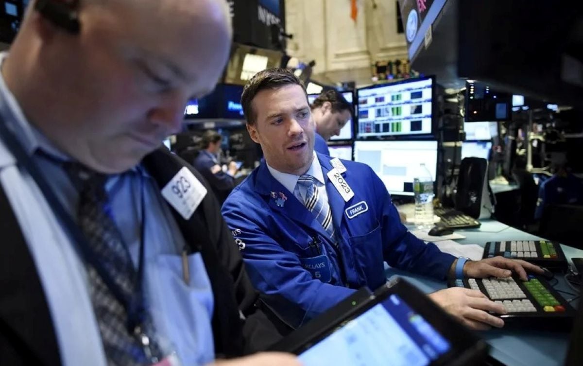 Wall Street cerró con ganancias moderadas impulsadas por la caída del petróleo. Foto: EFE.