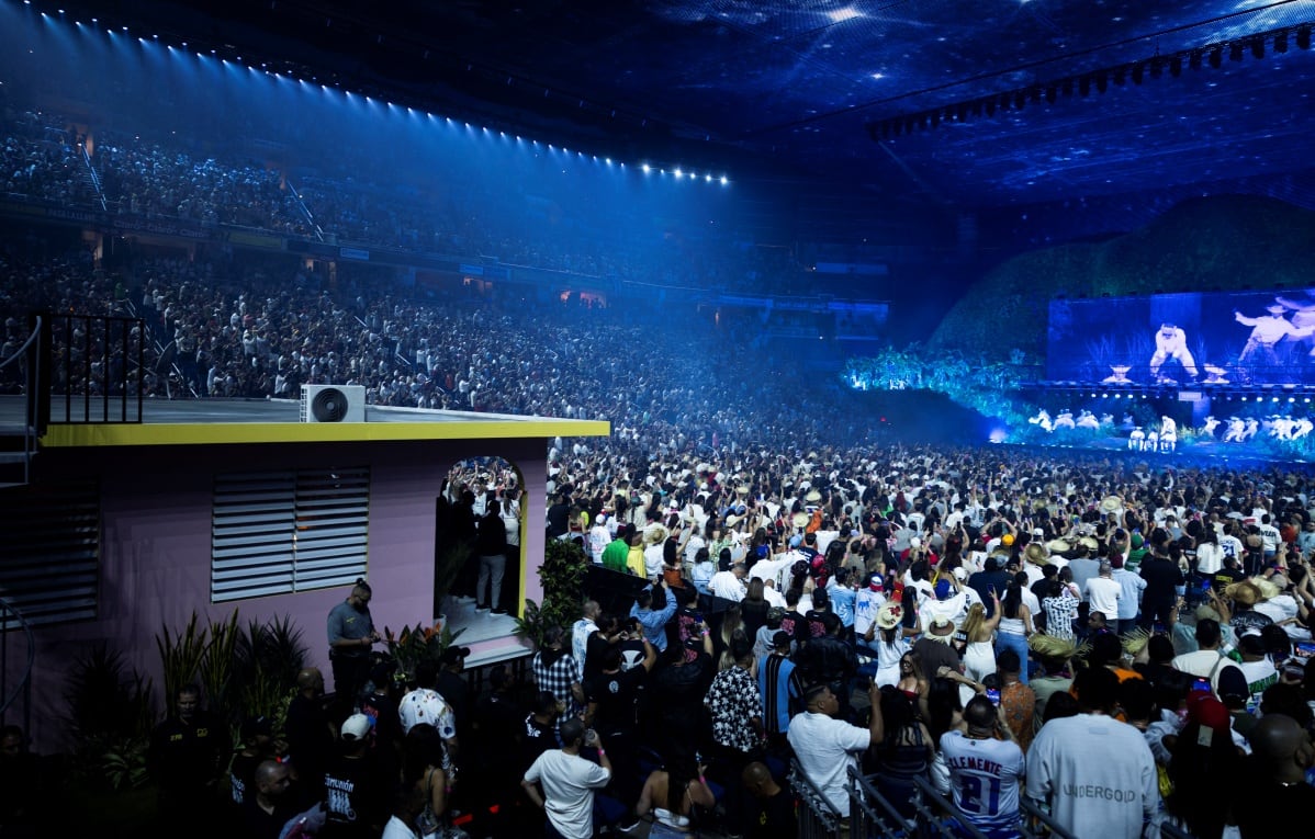 En el Super Bowl LX, Bad Bunny podría llevar “La Casita” al Halftime Show como un símbolo de sus raíces y de la vida en los barrios de Puerto Rico. | Crédito: Ricardo ARDUENGO / AFP