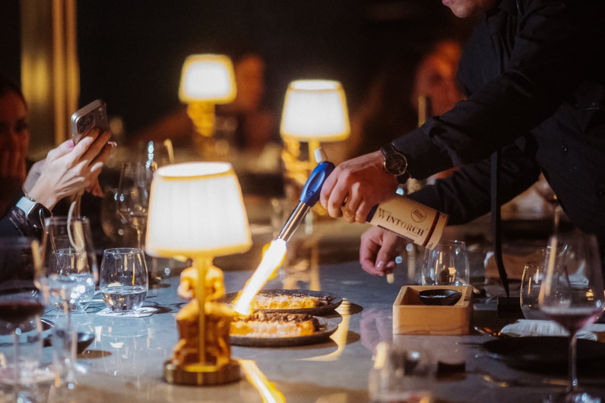 Sátiro, la apuesta de party dinner del Grupo Bros en San Isidro, abrió hace cuatro meses y sumará servicio de almuerzos en septiembre. (Foto: Sátiro / Grupo Bros)