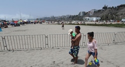 Rejas y tranqueras en playas: ¿Puede un condominio o negocio cerrar el acceso?