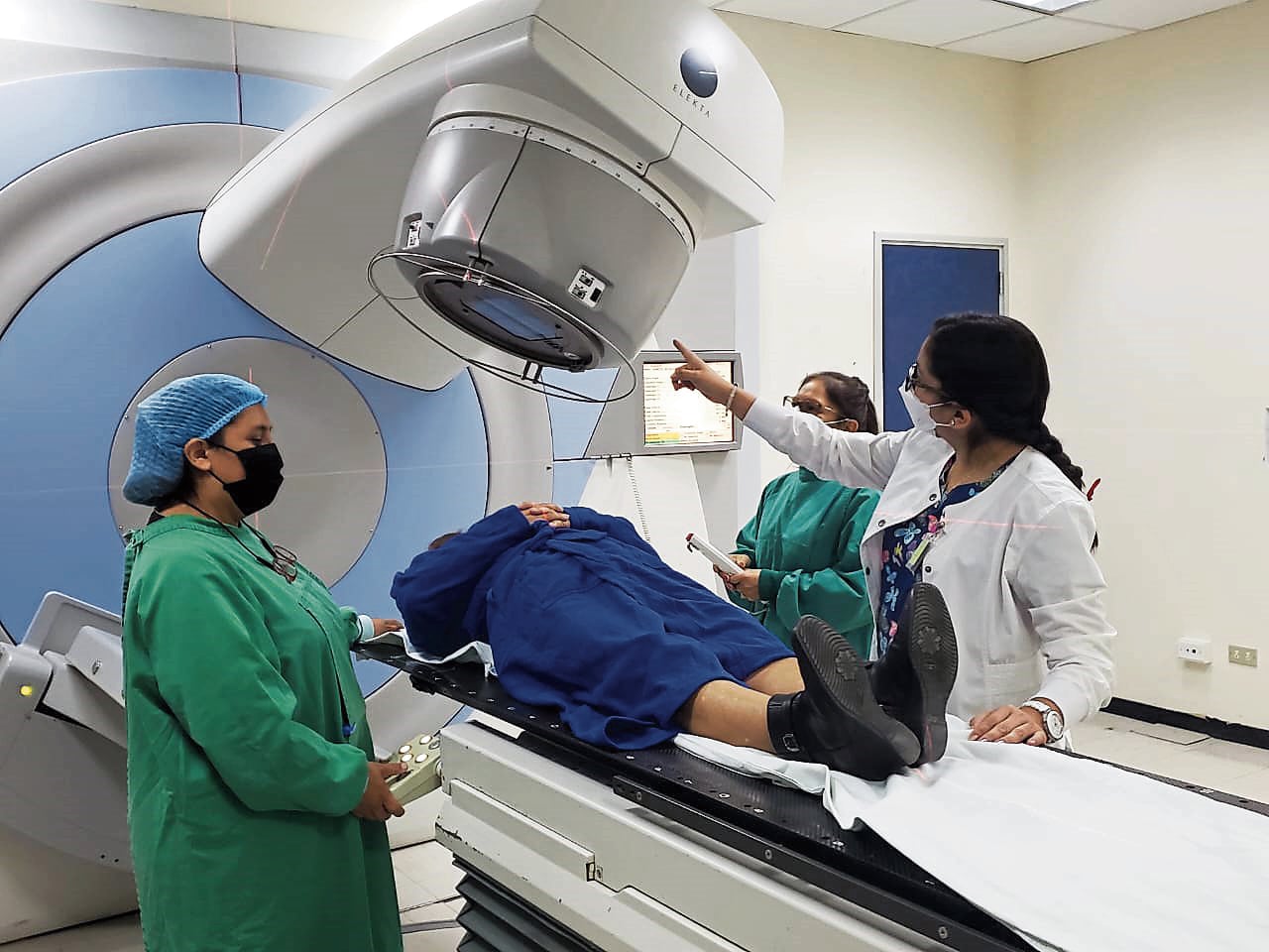 Las demora en trámites afectan la apertura de clínicas de mayor complejidad y reduce la capacidad de atención. Foto: Andina.