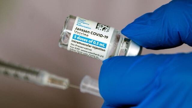 Casa Blanca considera exención normas de propiedad intelectual para vacunas contra el COVID-19