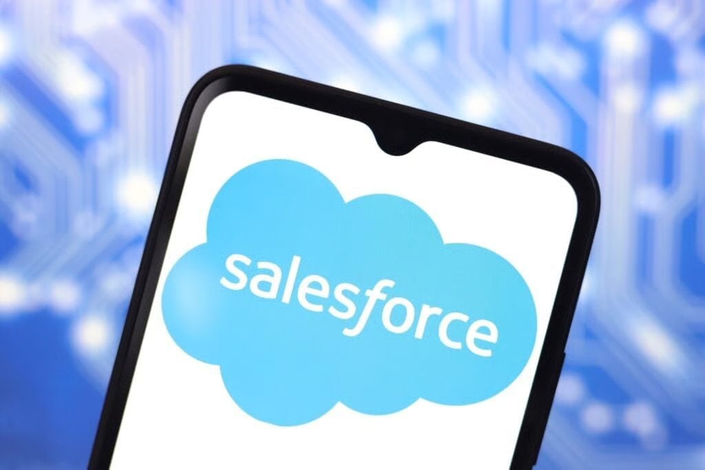De acuerdo con el Connectivity Report 2026 de Salesforce, el 83% de las organizaciones reporta que la mayoría o todas sus áreas ya adoptaron agentes de IA. (Foto: Difusión)