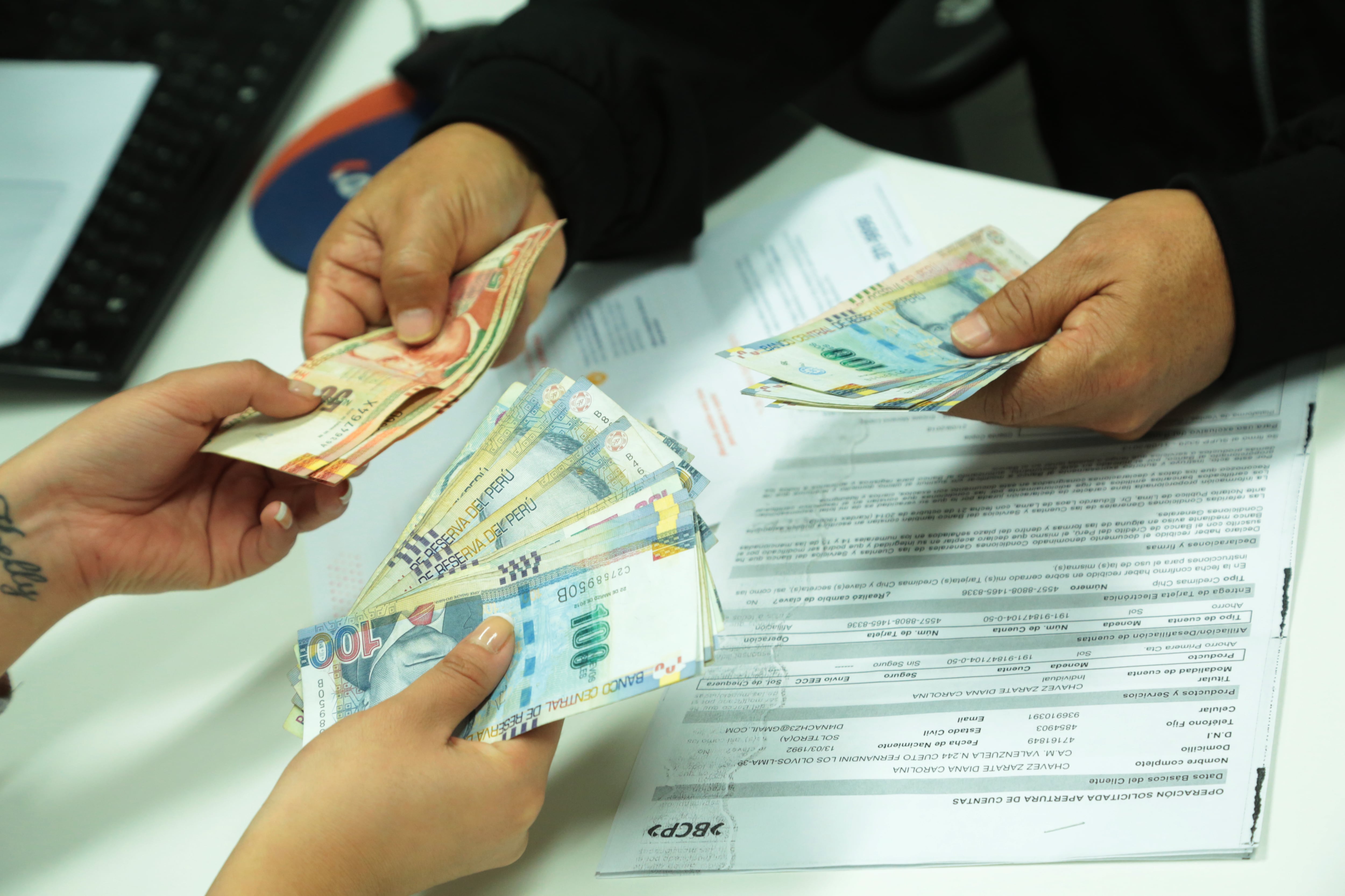 Ley busca promover la inclusión financiera de personas y micro y pequeñas empresas frente a la recesión económica. (Foto: GEC)