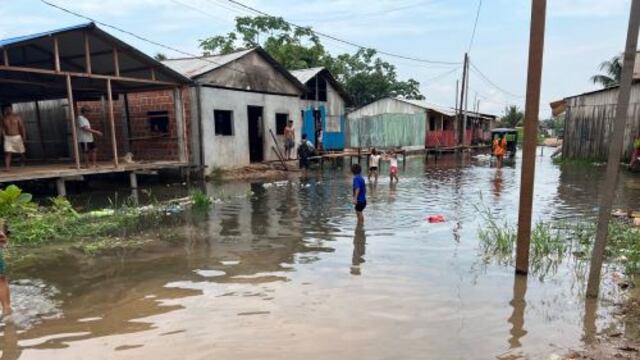Declaran estado de emergencia en distritos de 15 regiones por intensas lluvias 