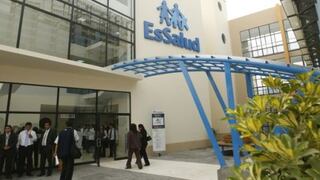 EsSalud: Médicos acatan paro de 24 horas, exigen salida de Virginia Baffigo