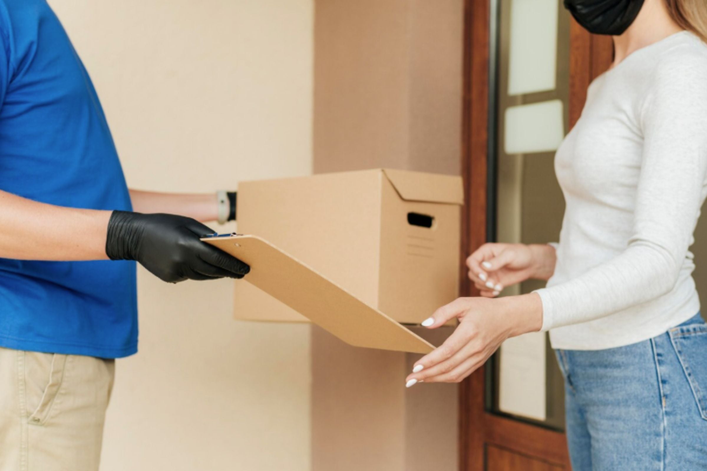 En época navideña, los estadounidenses también prefieren comprar sus artículos por online y recibirlos en casa. (Crédito: Freepik)