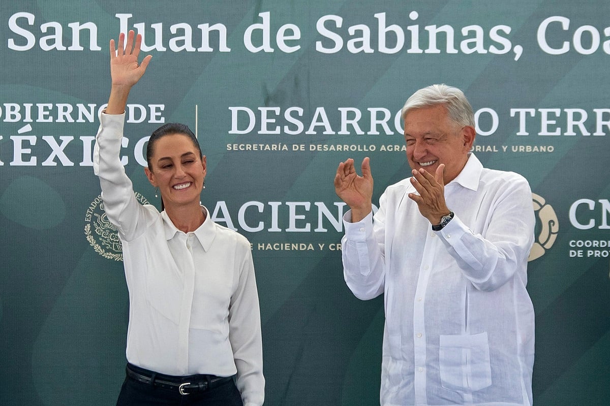 El presidente de México Andrés Manuel López Obrador, y la futura presidenta de México, Claudia Sheinbaum. (Foto de Miguel Sierra / EFE)