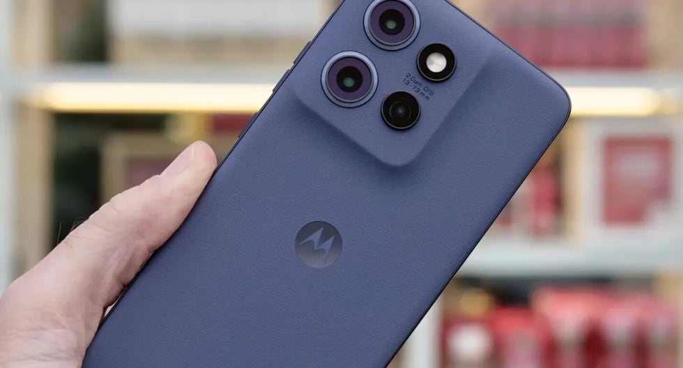 Motorola impulsa smartphones premium en Perú con estrategia de moda y tecnología