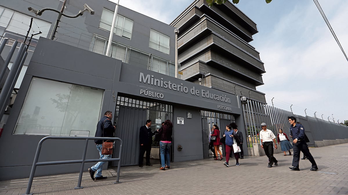 Ministerio de Educación propone orientar becas y educación técnica a sectores productivos