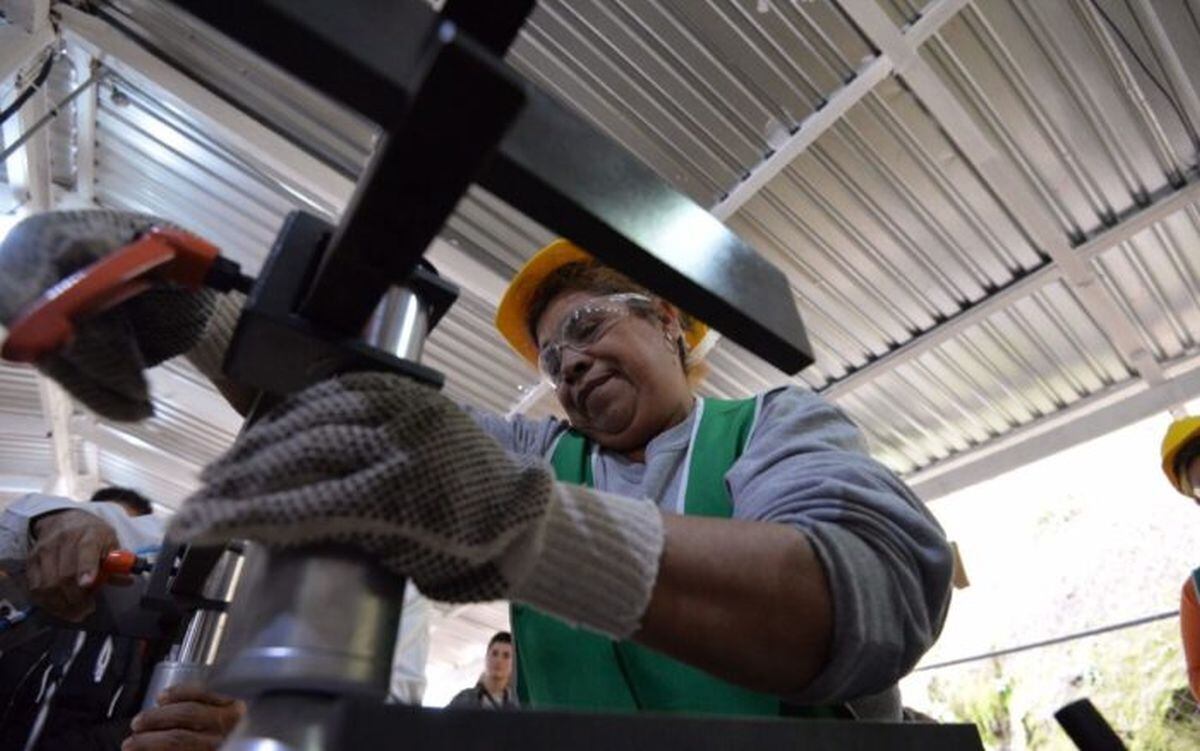 Los beneficios, publicados en el Diario Oficial, incluyen deducciones aceleradas de inversiones de entre un 56% y un 89% en 2023 y 2024. (Foto: EFE)