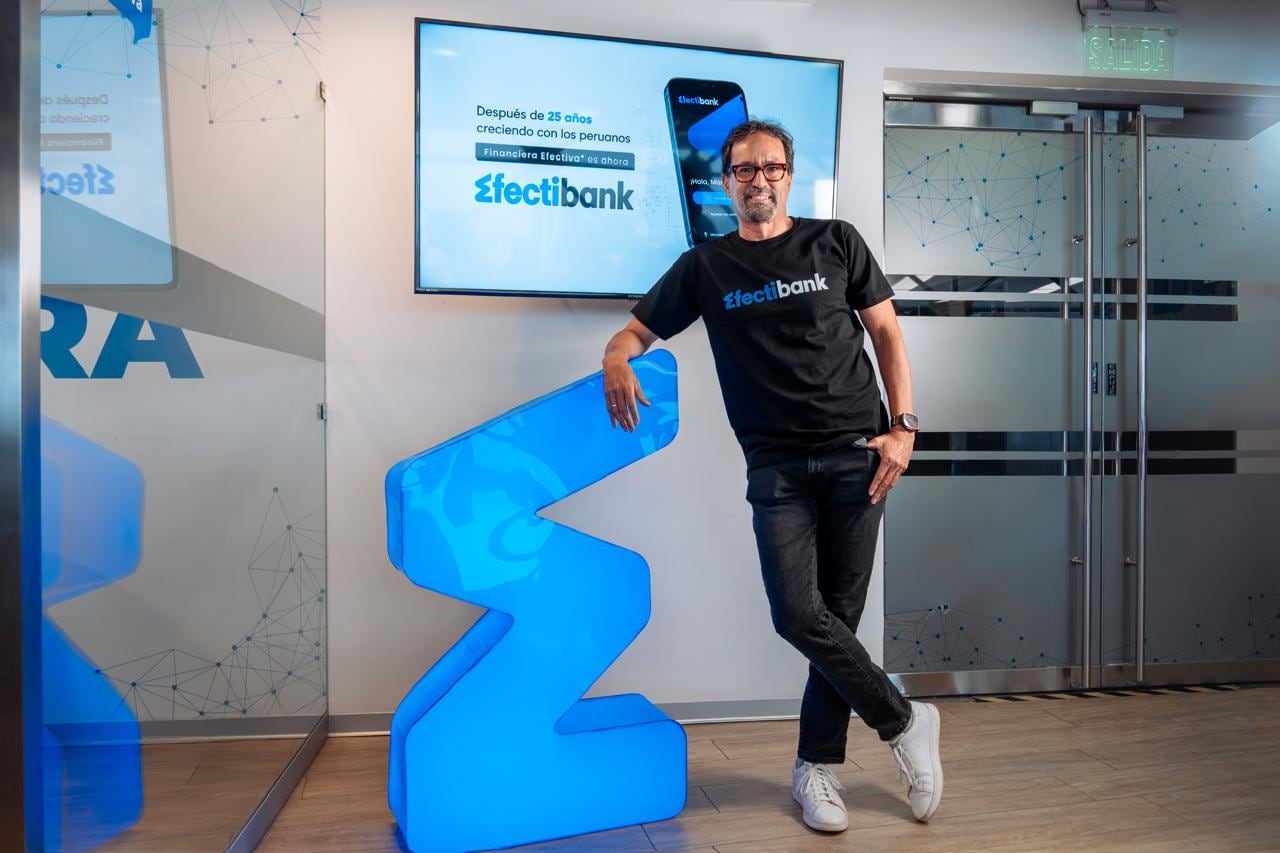 Juan Carlos del Alcázar, gerente general de Efectibank, revela por qué la entidad decidió convertirse en banco.