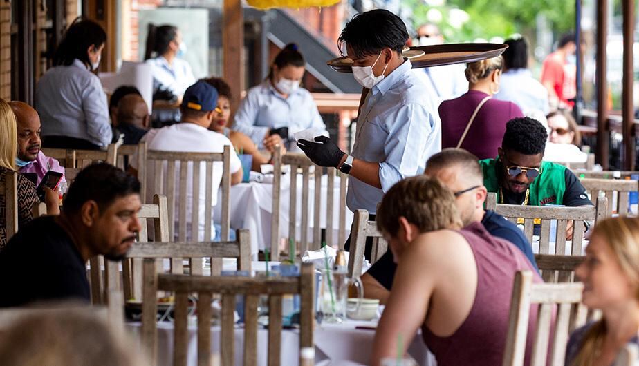 “Un toque de queda acarrearía graves consecuencias para las empresas y los trabajadores de establecimientos vinculados al sector turismo ”, sostuvo Ahora Perú. (Foto: Efe)