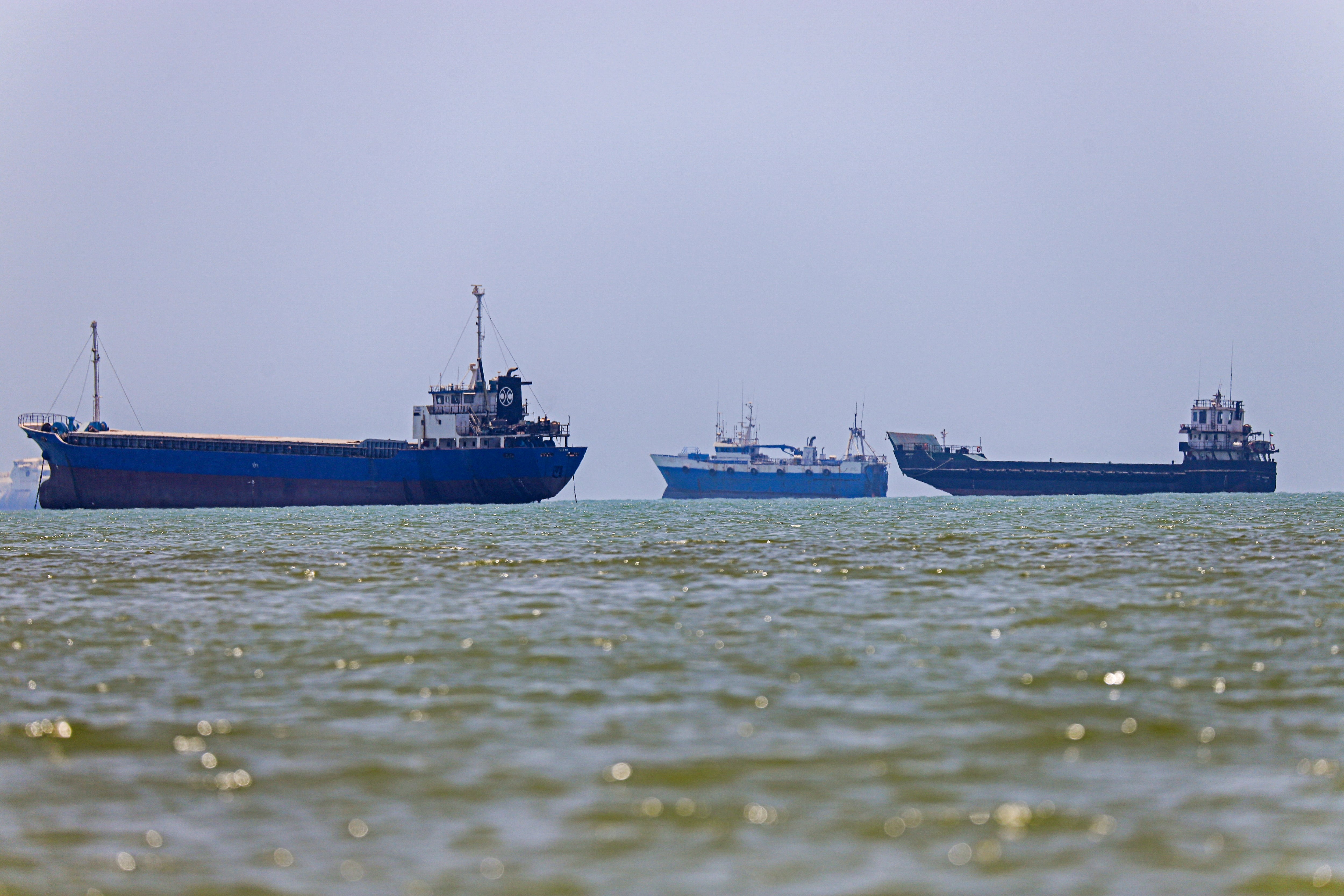 Irán ordenó nuevamente el cierre del estrecho de Ormuz en medio de la escalada de tensiones en Medio Oriente. (Foto de AMIRHOSSEIN KHORGOOEI / ISNA / AFP).
