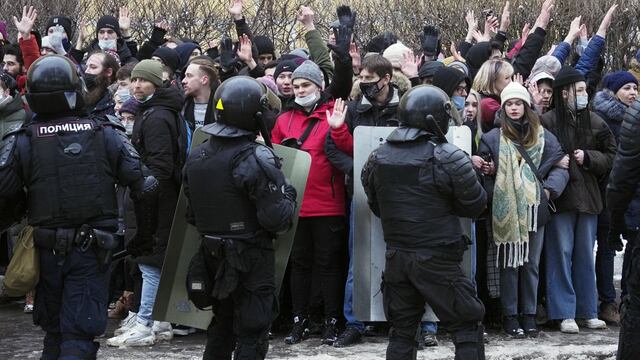 La llama de la protesta contra el Kremlin arde entre rejas   