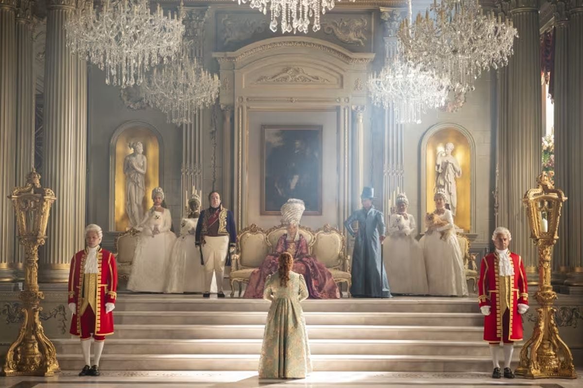 En "Bridgerton 4", Hampton Court Palace en Richmond como la residencia de la reina Carlota (Foto: Netflix)