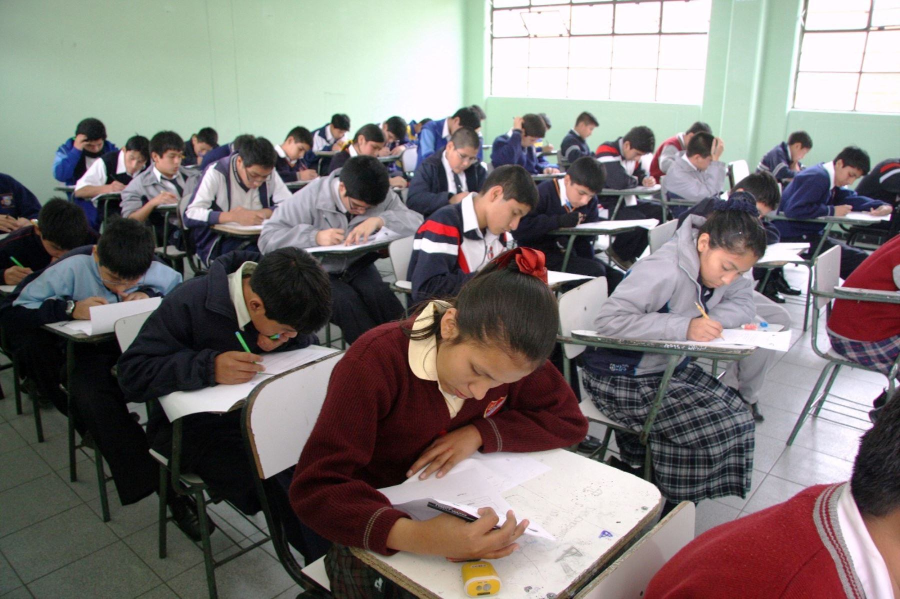 En educación, hemos incrementado significativamente los recursos asignados al sector y se ha mejorado en los resultados de las pruebas PISA. (Foto: Andina)