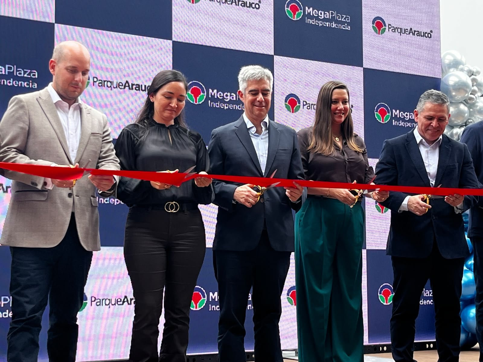 Inauguración de plaza gastronómica de Megaplaza Independencia. (Foto: GEC)