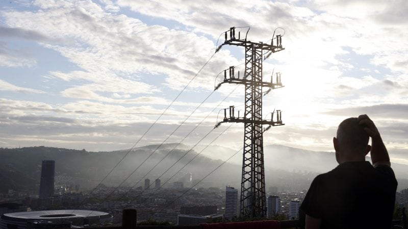 La adjudicación cerró un proceso que recibió 235 ofertas técnicas por un total de 8,338 MW, más de once veces el objetivo inicial de 700 MW. EFE/LUIS TEJIDO