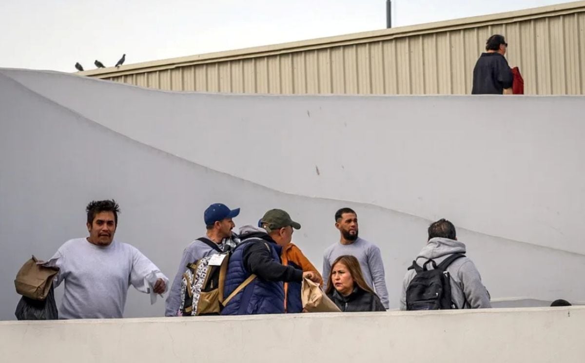 La Casa Blanca asegura que más de 2,5 millones de indocumentados dejaron EE.UU. en 2025, pero expertos cuestionan la falta de datos públicos y la metodología usada para sustentar esa cifra. Foto: EFE.