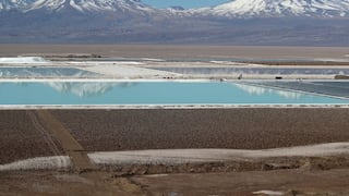 Chile pone en pausa proyecto de litio; exige permiso indígena