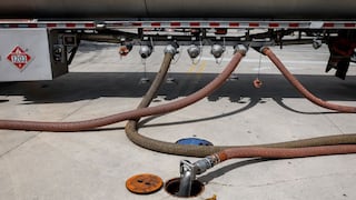 ¿A cuánto subiría el petróleo si Ormuz sigue cerrado otro mes? Goldman Sachs prevé esto