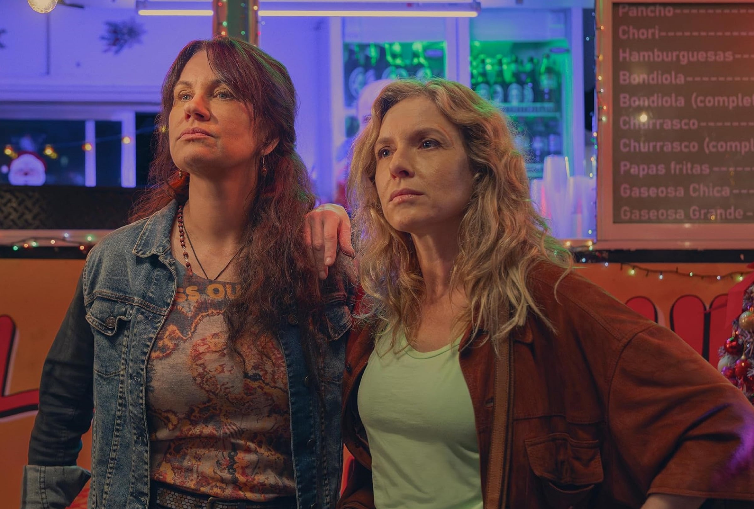 Nancy Dupláa asume el rol de Mariana ‘La Manca’ y Carla Peterson asume el rol de Inés en la serie argentina "El tiempo de las moscas" (Foto: Netflix)