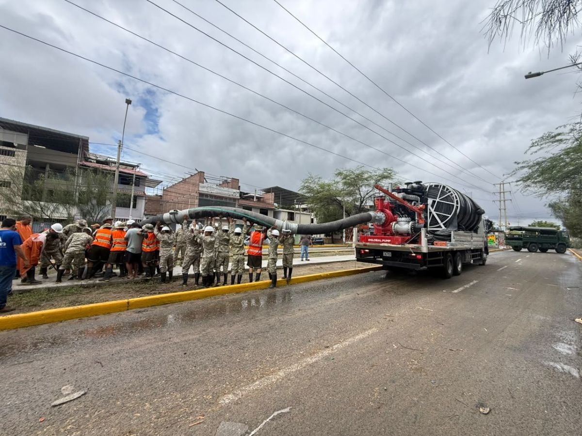 Piura: ministros anuncian despliegue de motobombas tras inundaciones en Ignacio Merino