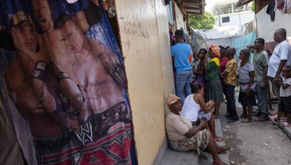 Delante de una clínica móvil de la ONG Alima en un campo de desplazados de Puerto Príncipe | ROBERTO SCHMIDT / AFP/Archivos
