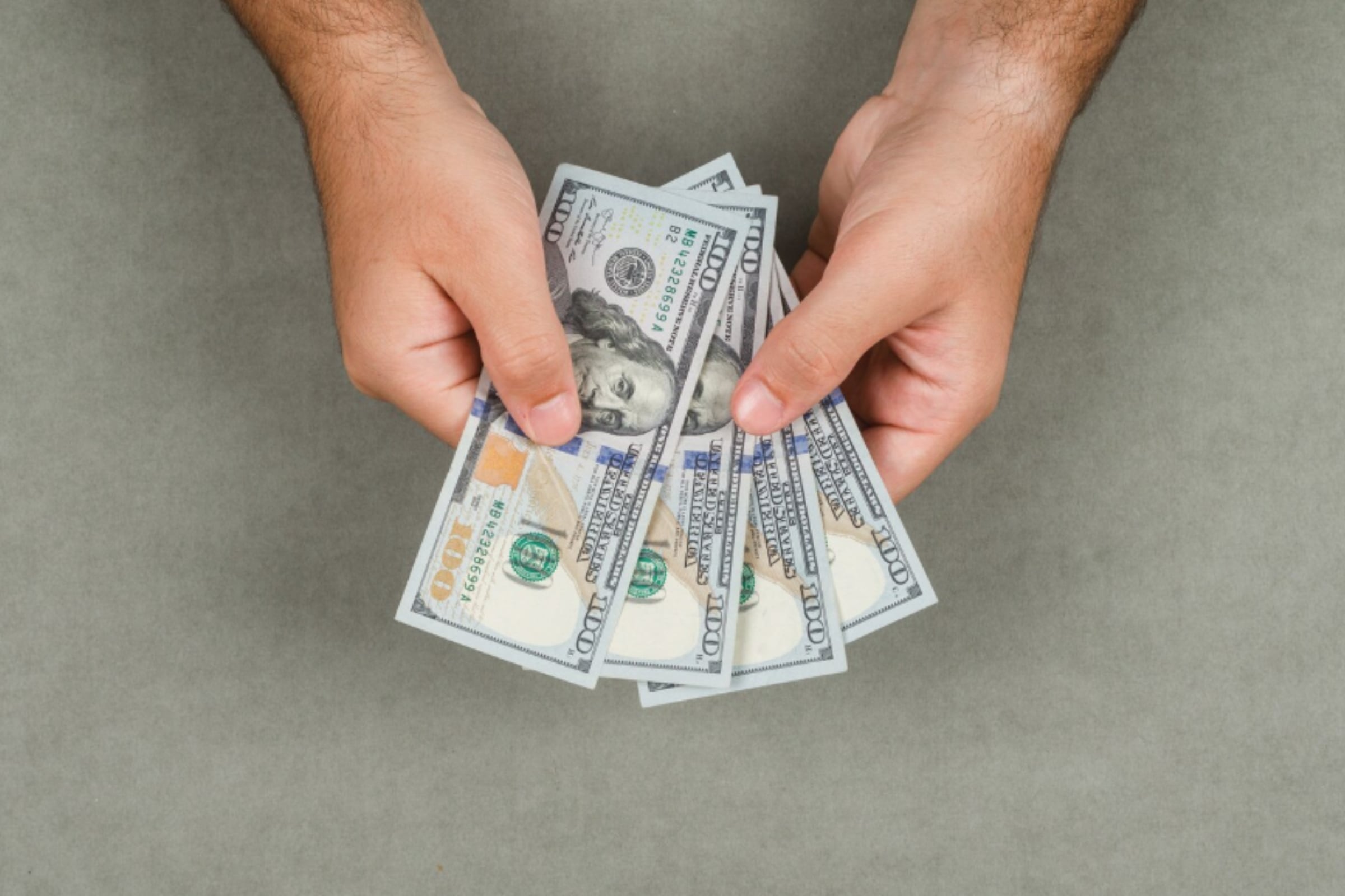 Este dinero tiene el propósito de aliviar la carga económica que presentan miles de familias cada mes. (Crédito: Magnific / Imagen referencial)