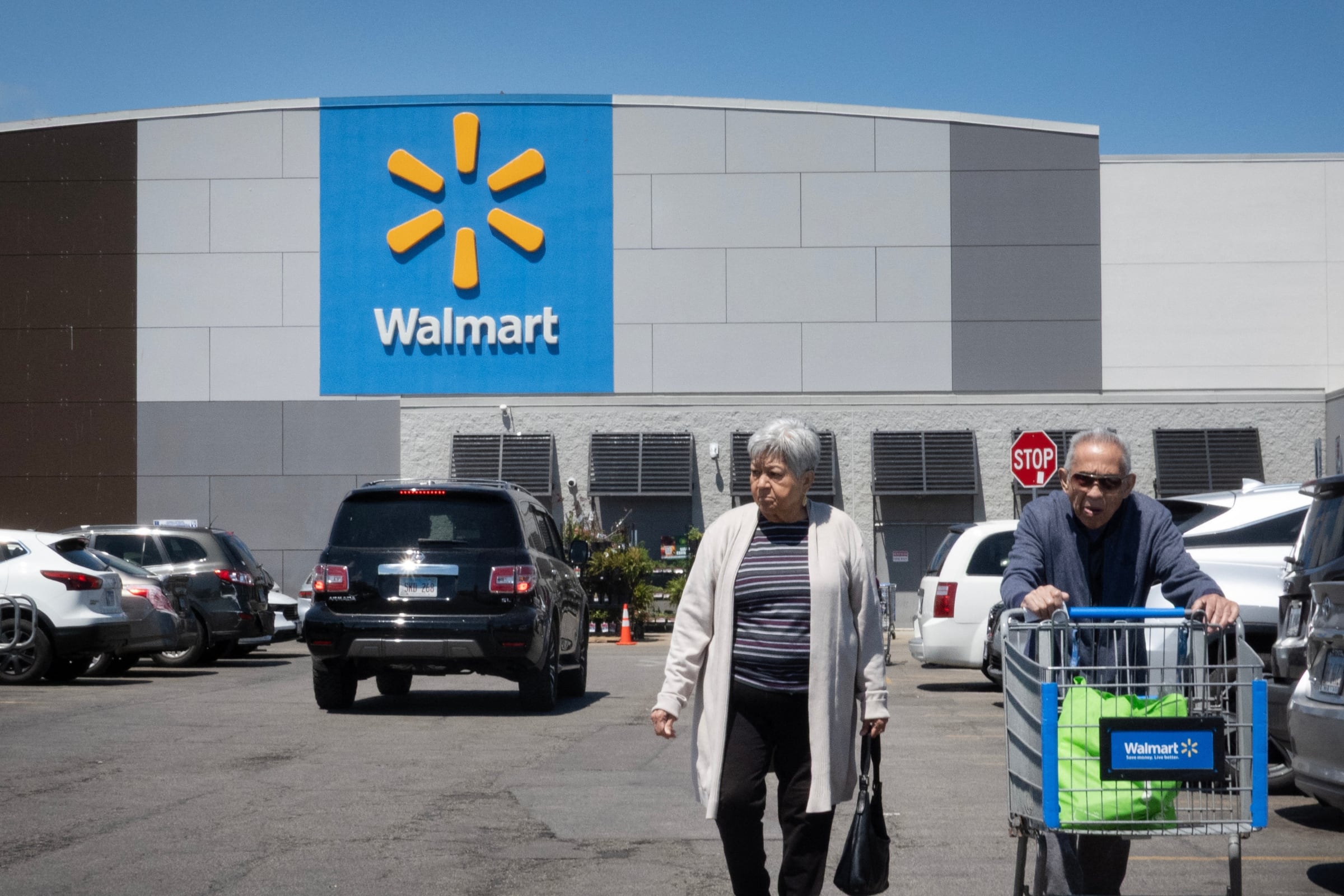 Walmart, Whole Foods, McDonald's y otras grandes cadenas funcionarán este 4 de julio (Foto: AFP)