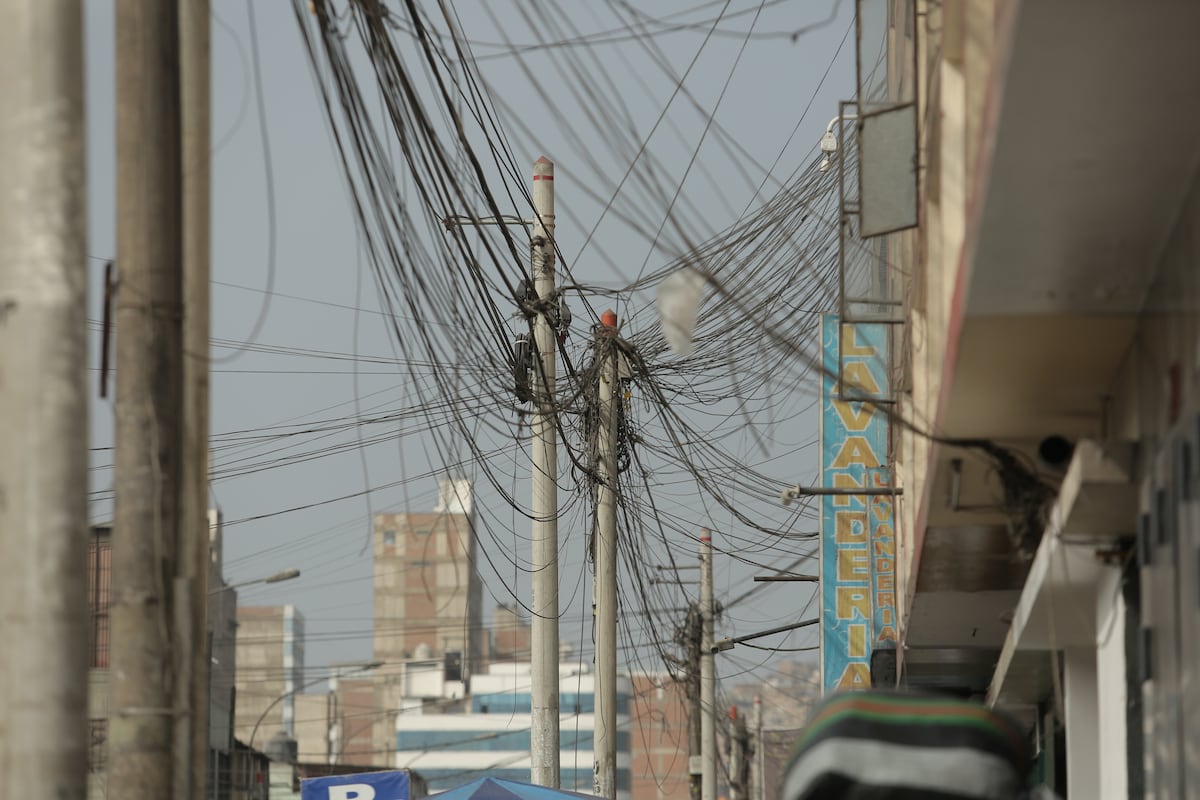 El año pasado se aprobó la ley ley 31595, que dispuso remover cables en desuso y mal estado.