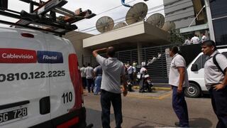 Grupo de medios Clarín compra cuarta empresa de telefonía móvil de Argentina