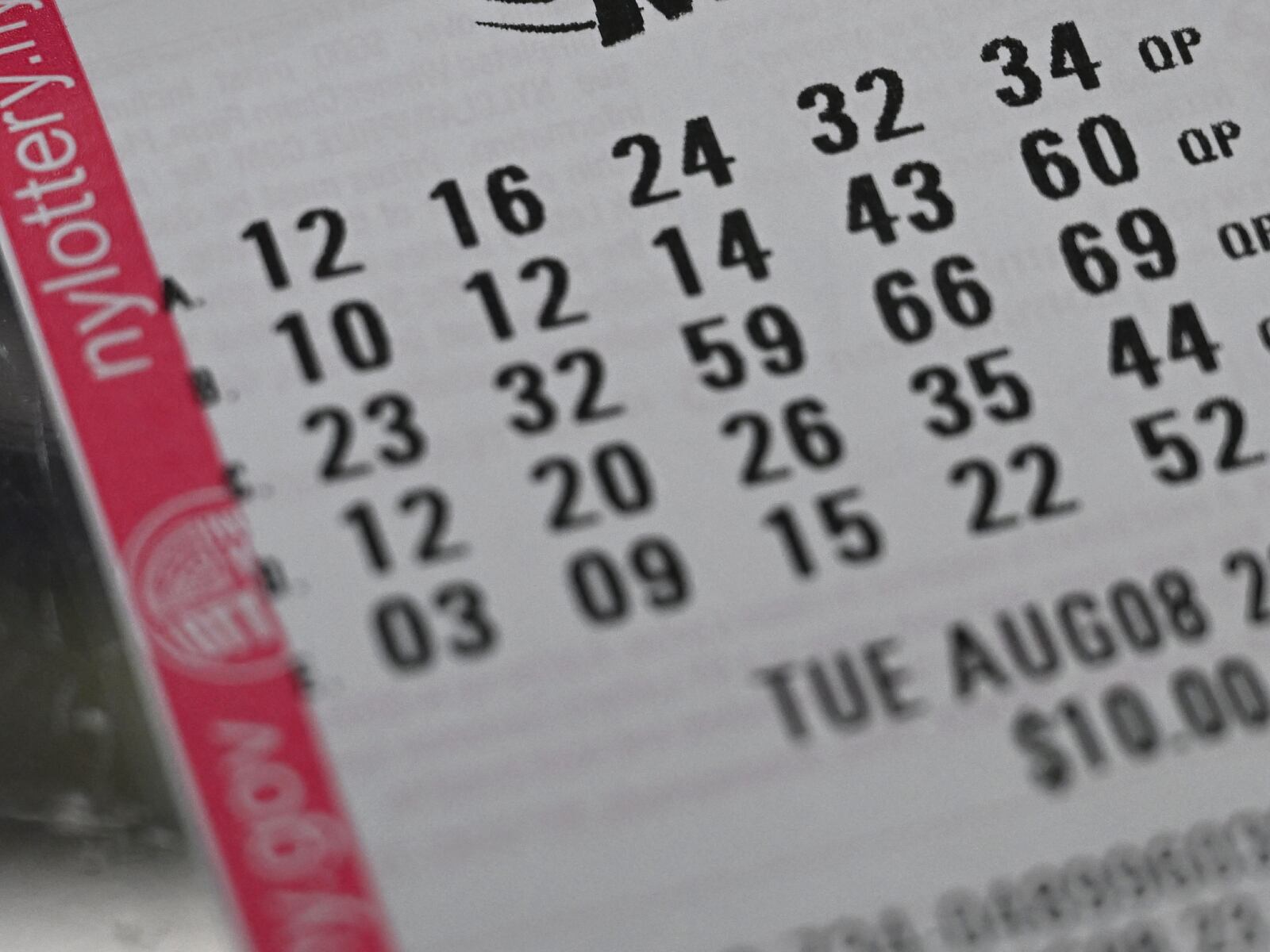 La historia de un hombre que ganó un premio de una lotería y se lo ocultó a todo el mundo se ha hecho viral (Foto: AFP)