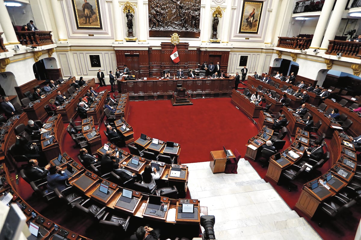 Fuerza Popular presenta dictamen en minoría sobre facultades legislativas