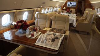 Los ricos corren a contratar aviones privados para volver a casa