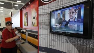 Rusia: Edward Snowden seguiría en aeropuerto de Moscú