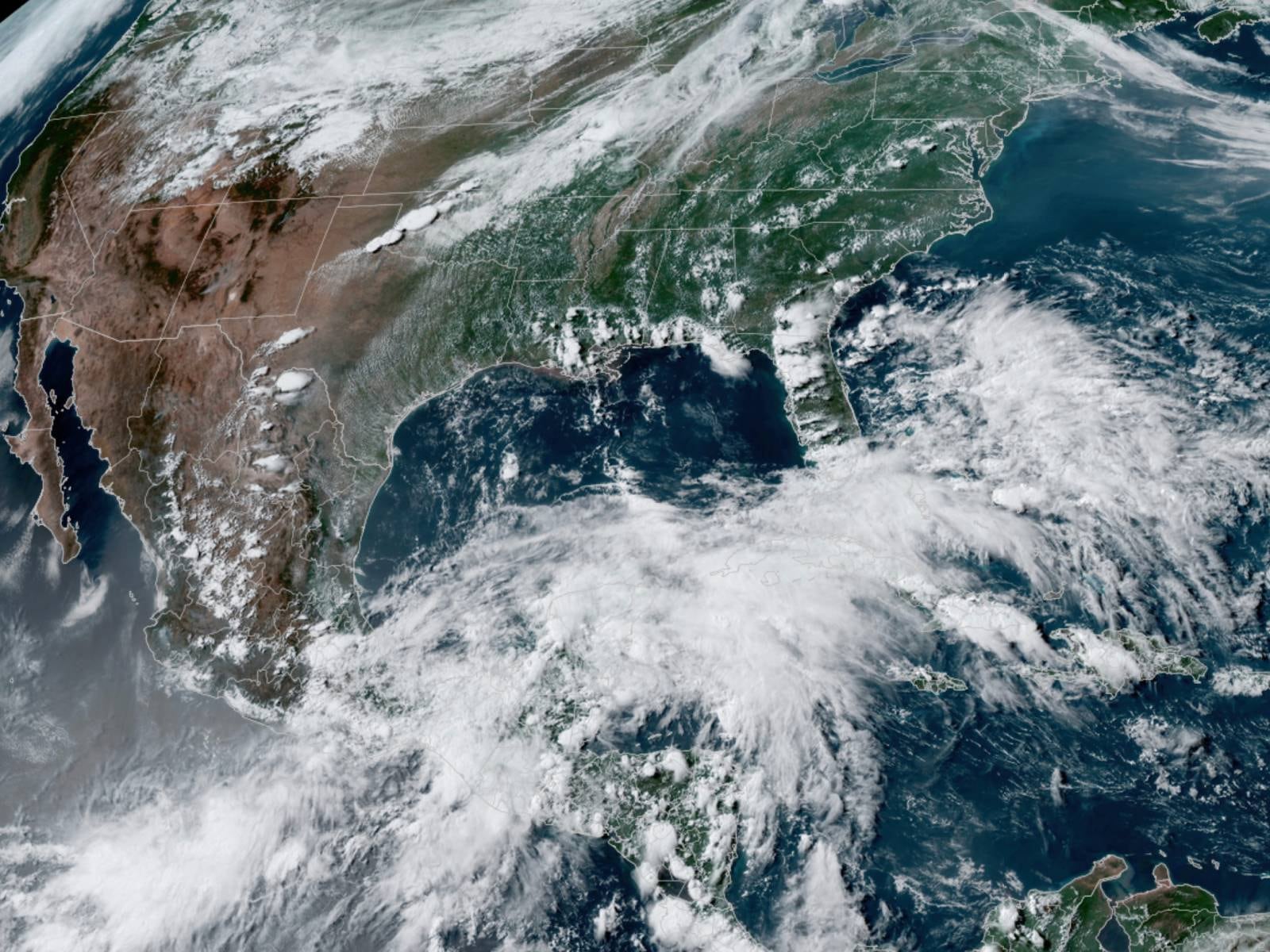 El huracán Aletta llegaría a las cosas de Oaxaca entre el 15 y 20 de mayo pero todavía se desconoce el tipo de categoría que tendría al momento de tocar tierra. (Foto: AFP)