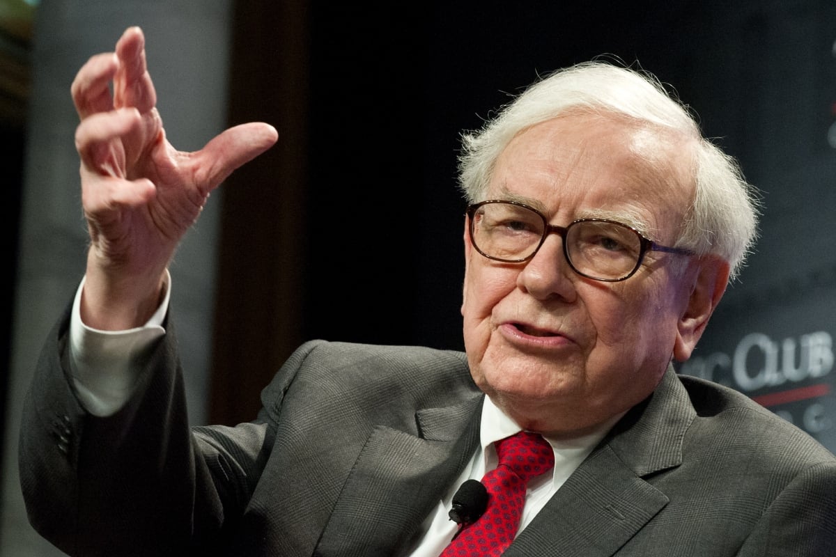 Buffett anunció que el 3 de mayo de 2025 se retiraría de la dirección de su grupo empresarial Berkshire Hathaway a finales de año y que recomendaría a Greg Abel para asumir el cargo. (Foto: AFP)