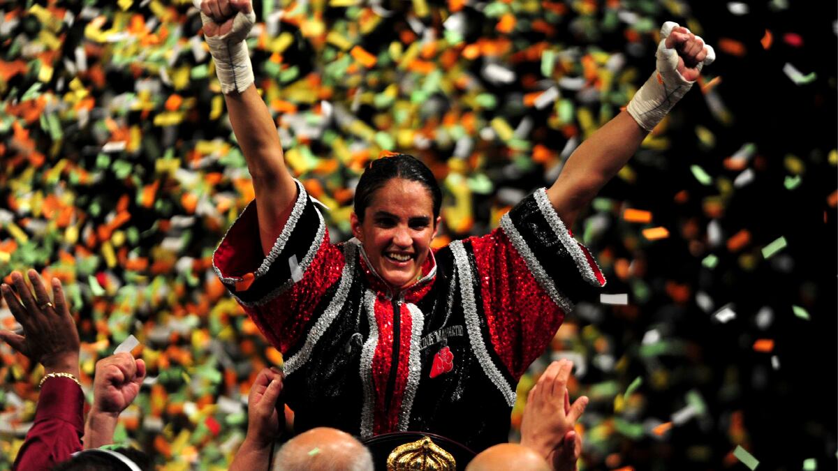 24 de junio del 2009. Hace 15 años. Tras el éxito en el deporte, Kina Malpartida se lanza al mecado de las confecciones como Kinabox.